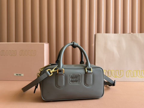 MIUMIU