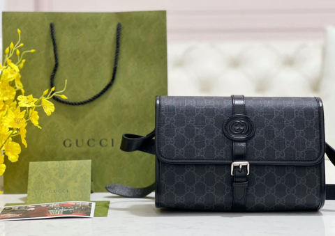 Gucci double G print messenger bag