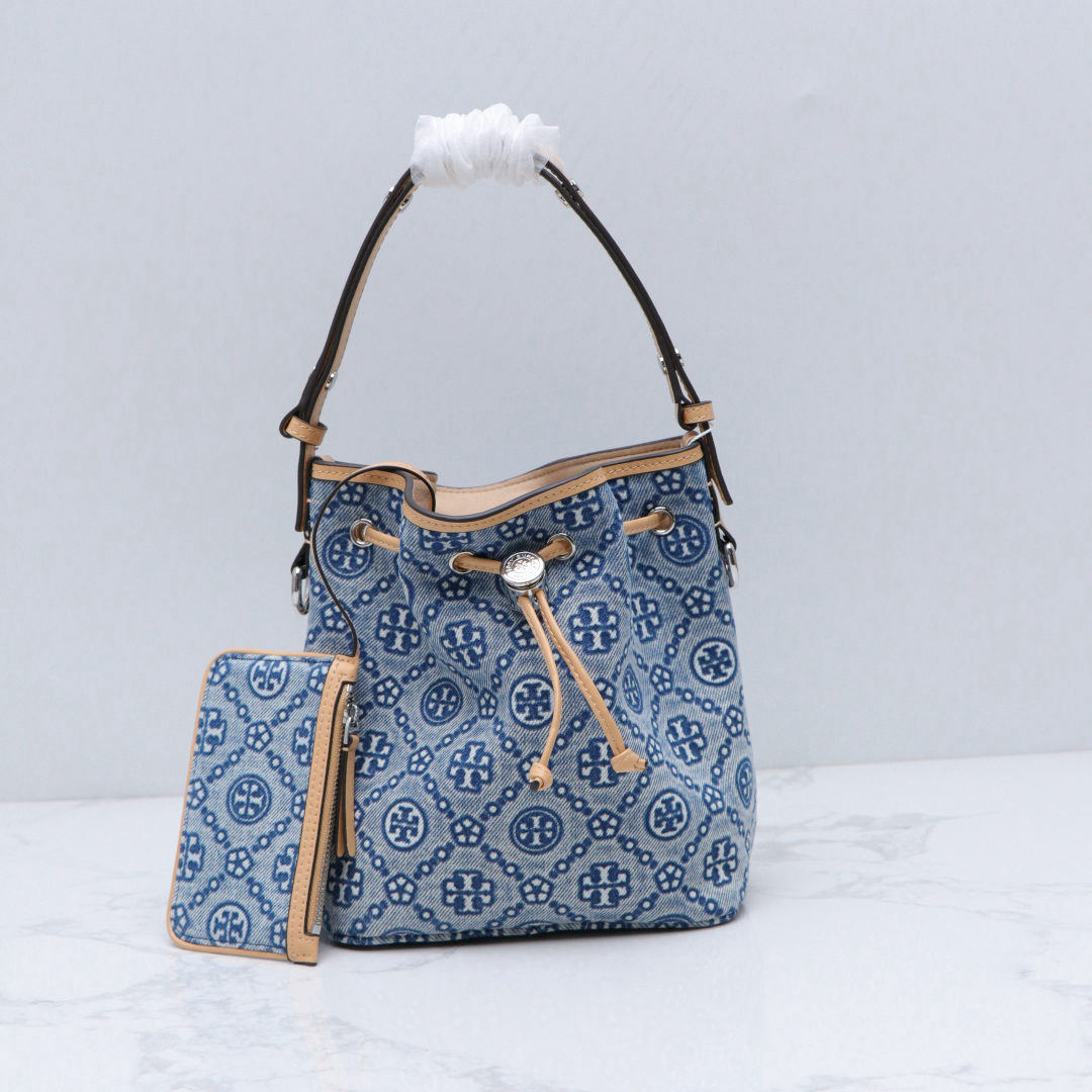 Tory Burch MONOGRAM