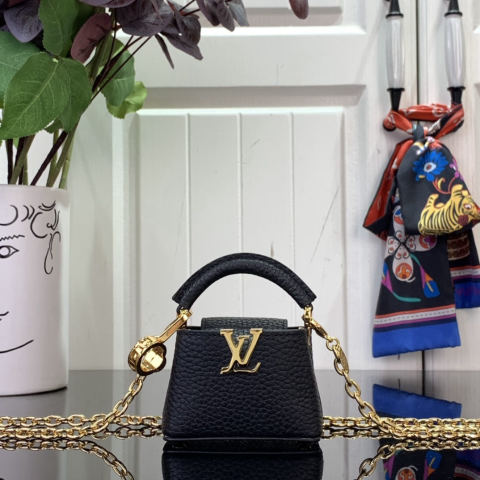 LV Capucines Super mini