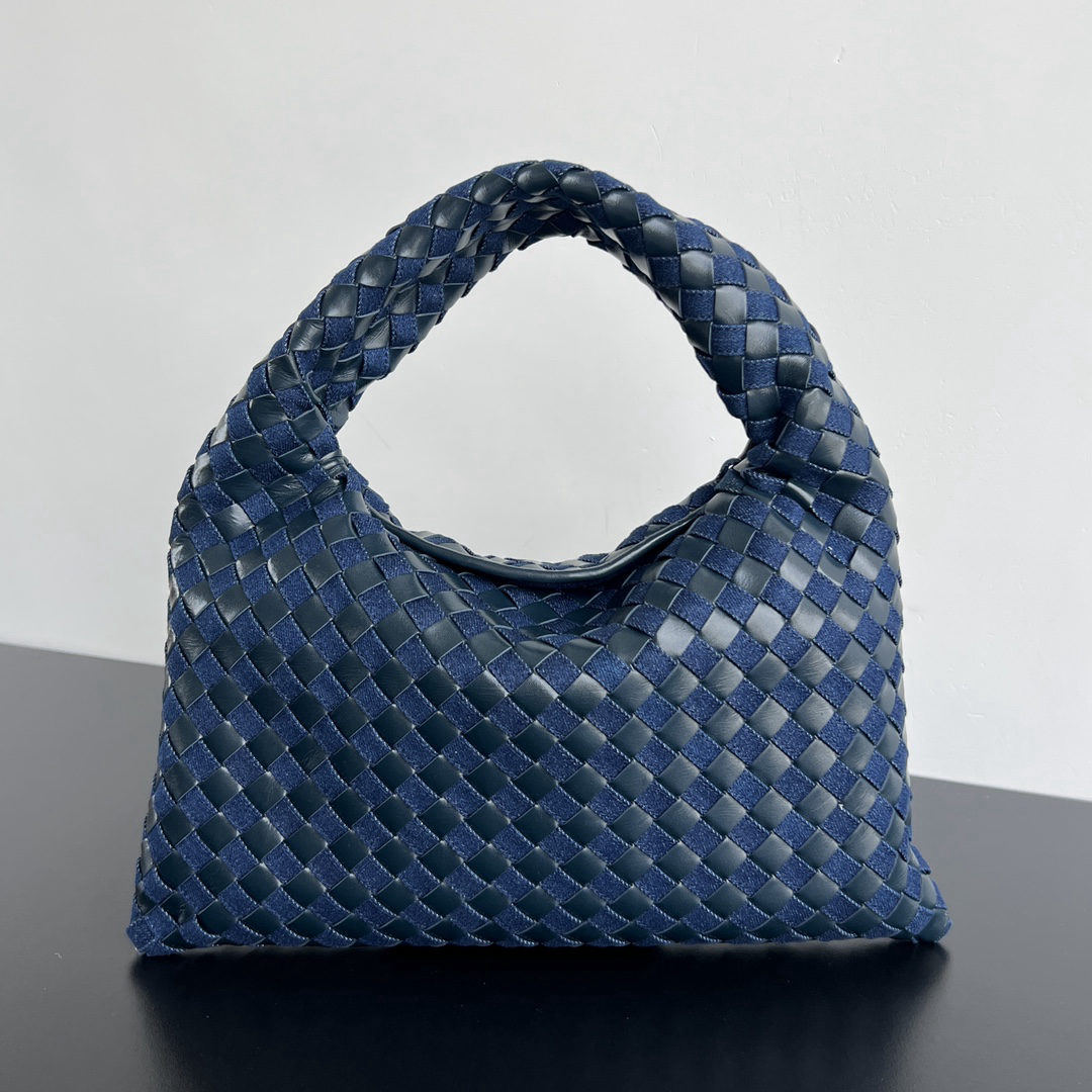 Bottega Veneta Hop bag