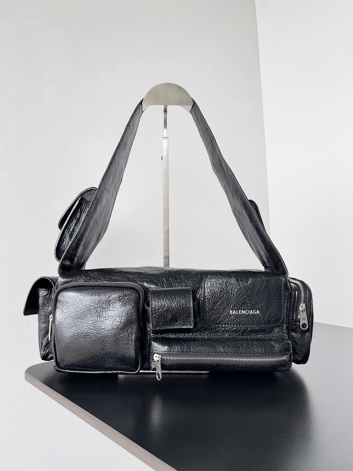 Balenciaga superbusy