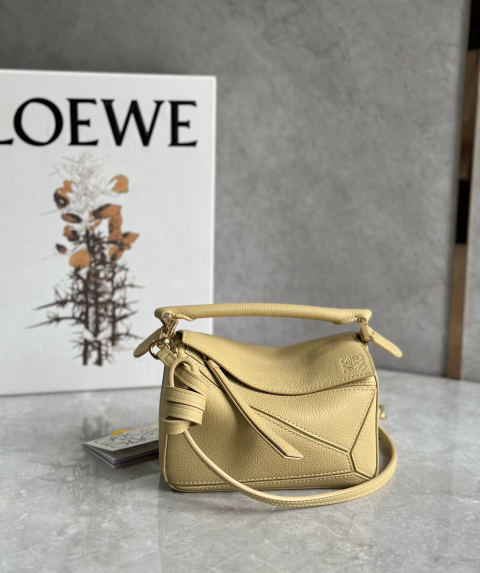 LOEWE puzzle