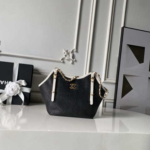 CHANEL Cruise Collection (Spring Resort Collection)
