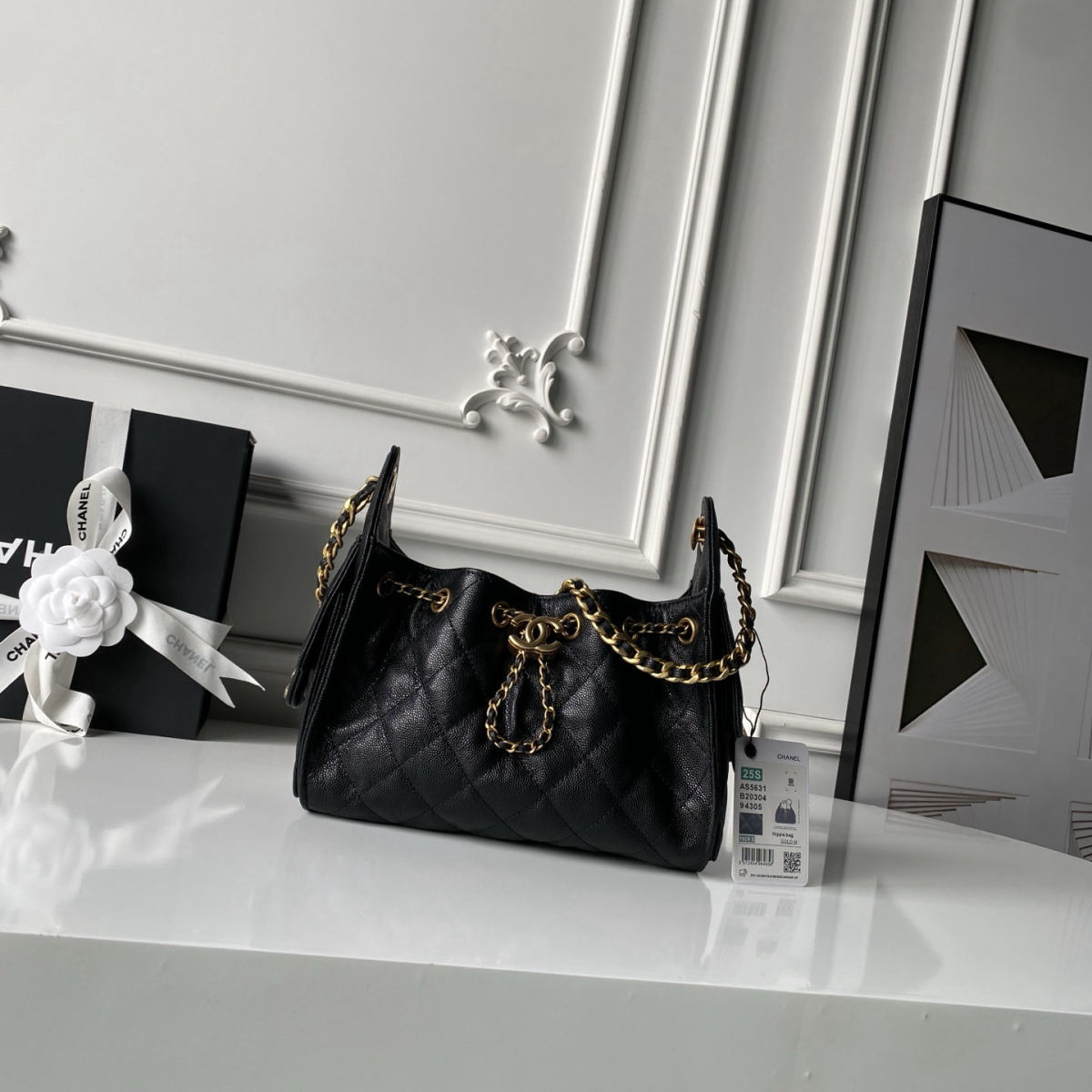 CHANEL runway HOBO BAG (hippie bag)