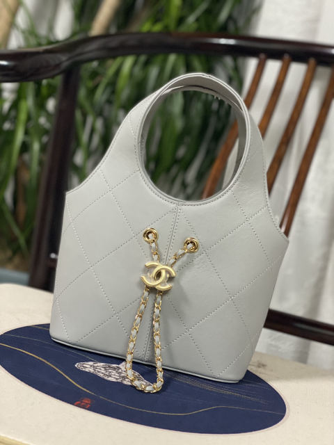 CHANEL's 2026 Early Spring Collection Leather "Basket Bag"