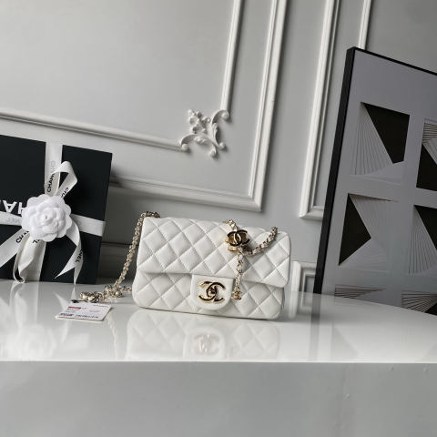 Light gold CHANEL double C clasp