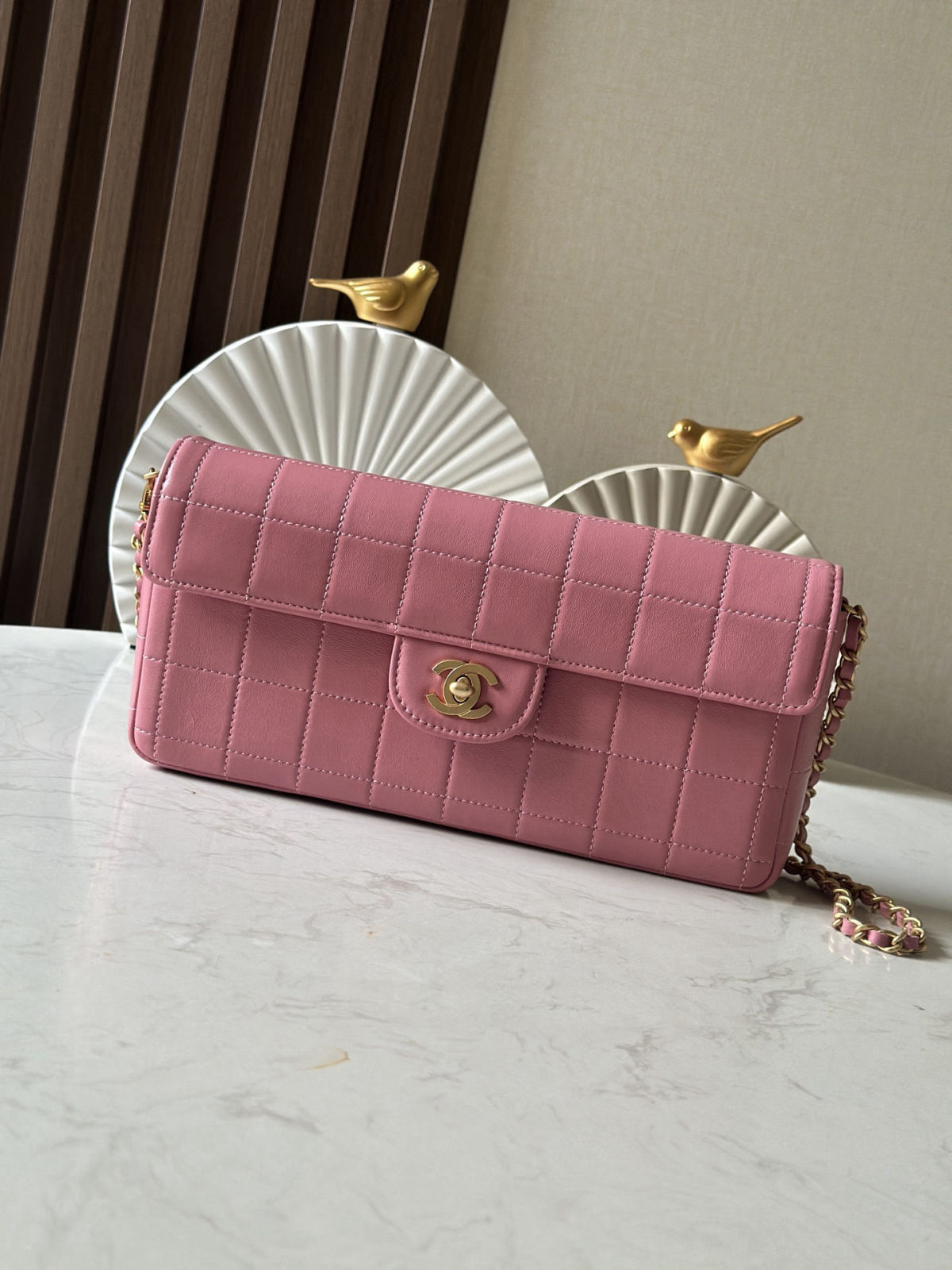 CHANEL Vintage Ice Cube Lambskin Shoulder Bag