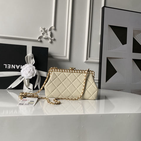 CHANEL pearl evening bag
