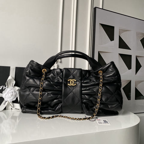CHANEL bow