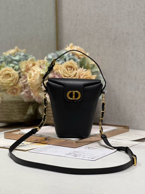 Christian Dior Montaignos