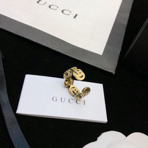 Gucci vintage G pattern ring