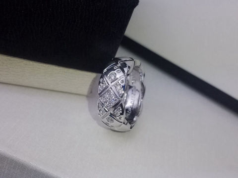 CHANEL quilted ring