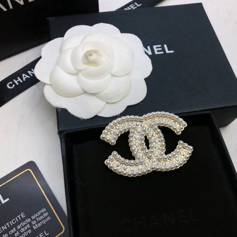 Chanel full-bead brooch, double C brooch