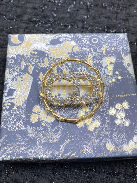 Dior brooch