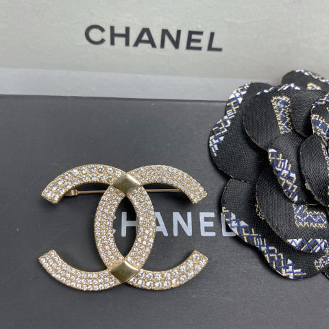 CHANEL brooch