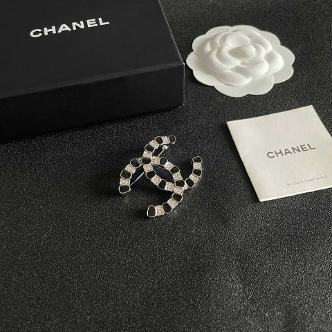 CHANEL Brooch