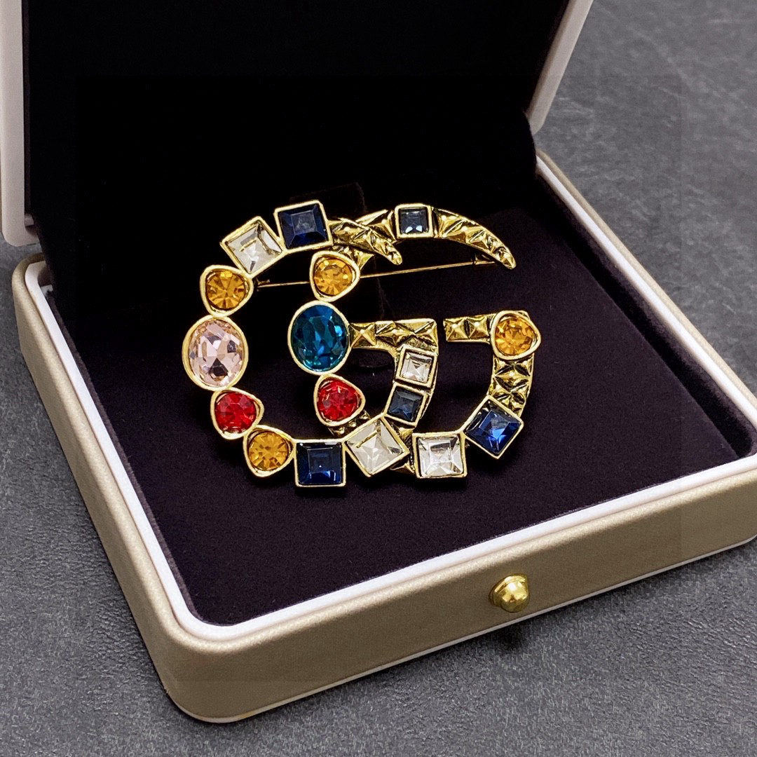 Gucci brooch