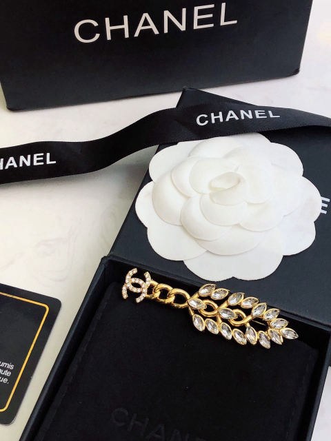 CHANEL Wheat Ear Double C Brooch