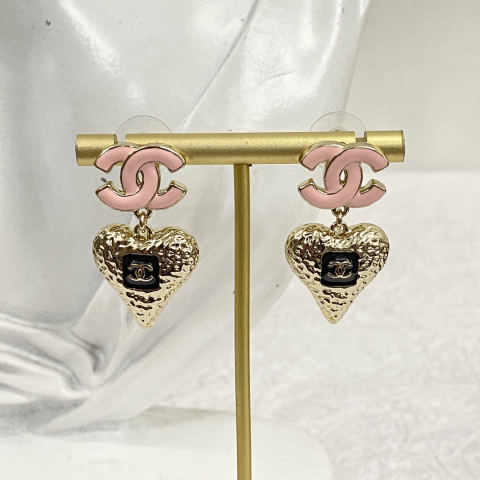 Chanel pink enamel double C lava heart earrings