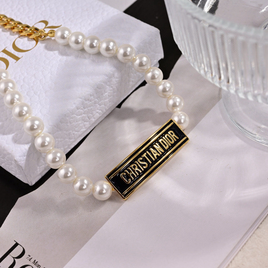 DIOR necklace
