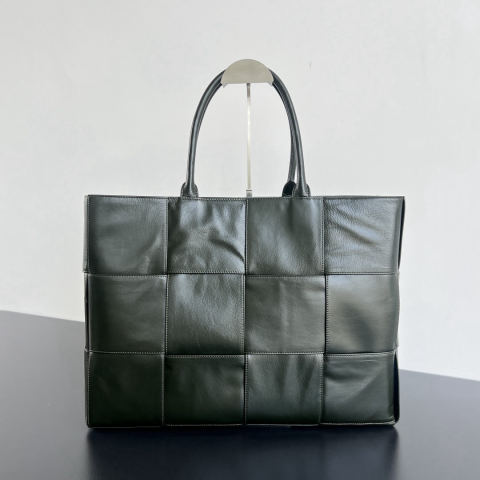 Bottega Veneta Arco Tote