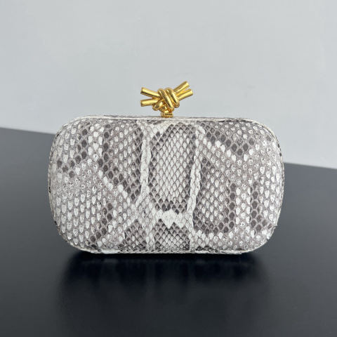 Bottega Veneta knot
