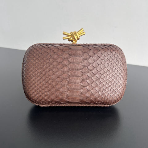 Bottega Veneta knot