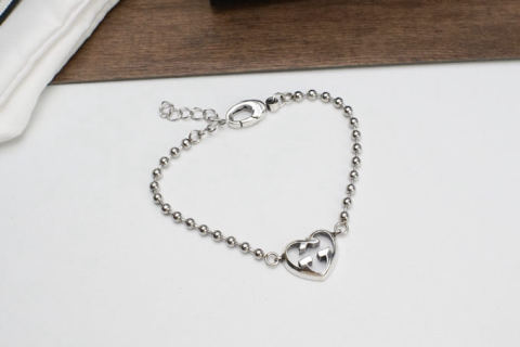 Gucci double G heart interlocking bracelet