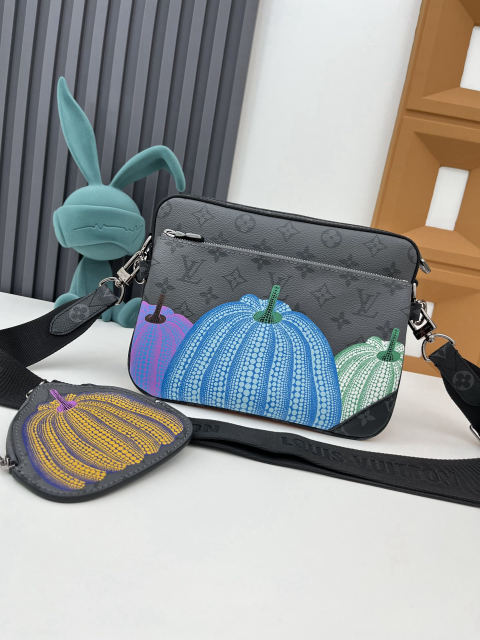 Trio Messenger Bag