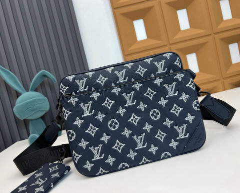 Trio Messenger Bag