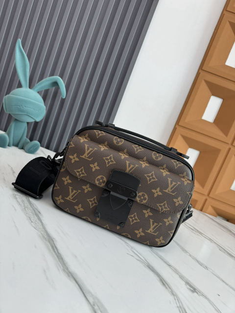 S Lock Messenger Bag