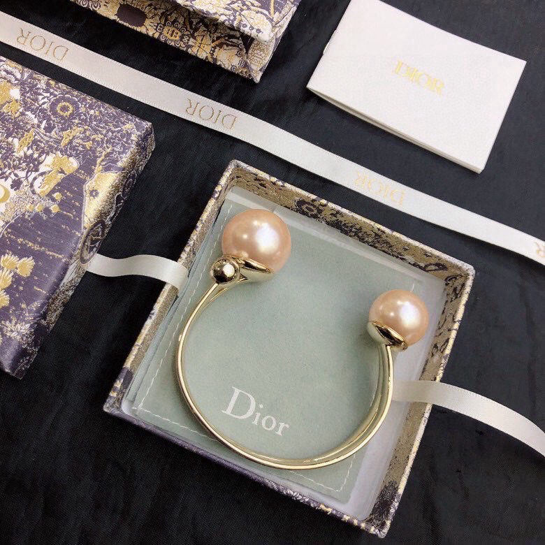 Dior Fall/Winter Letter Pearl Open Bangle