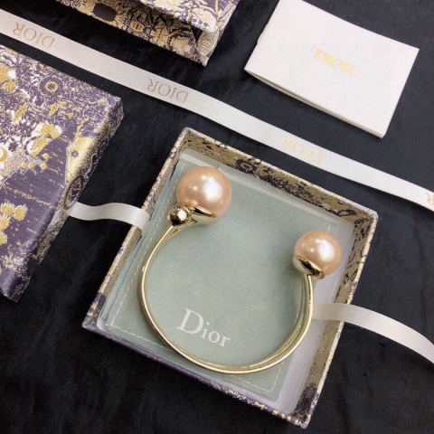 Dior Fall/Winter Letter Pearl Open Bangle