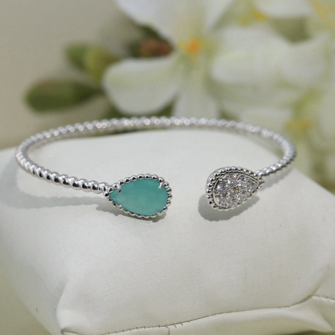 Boucheron teardrop-shaped bracelet