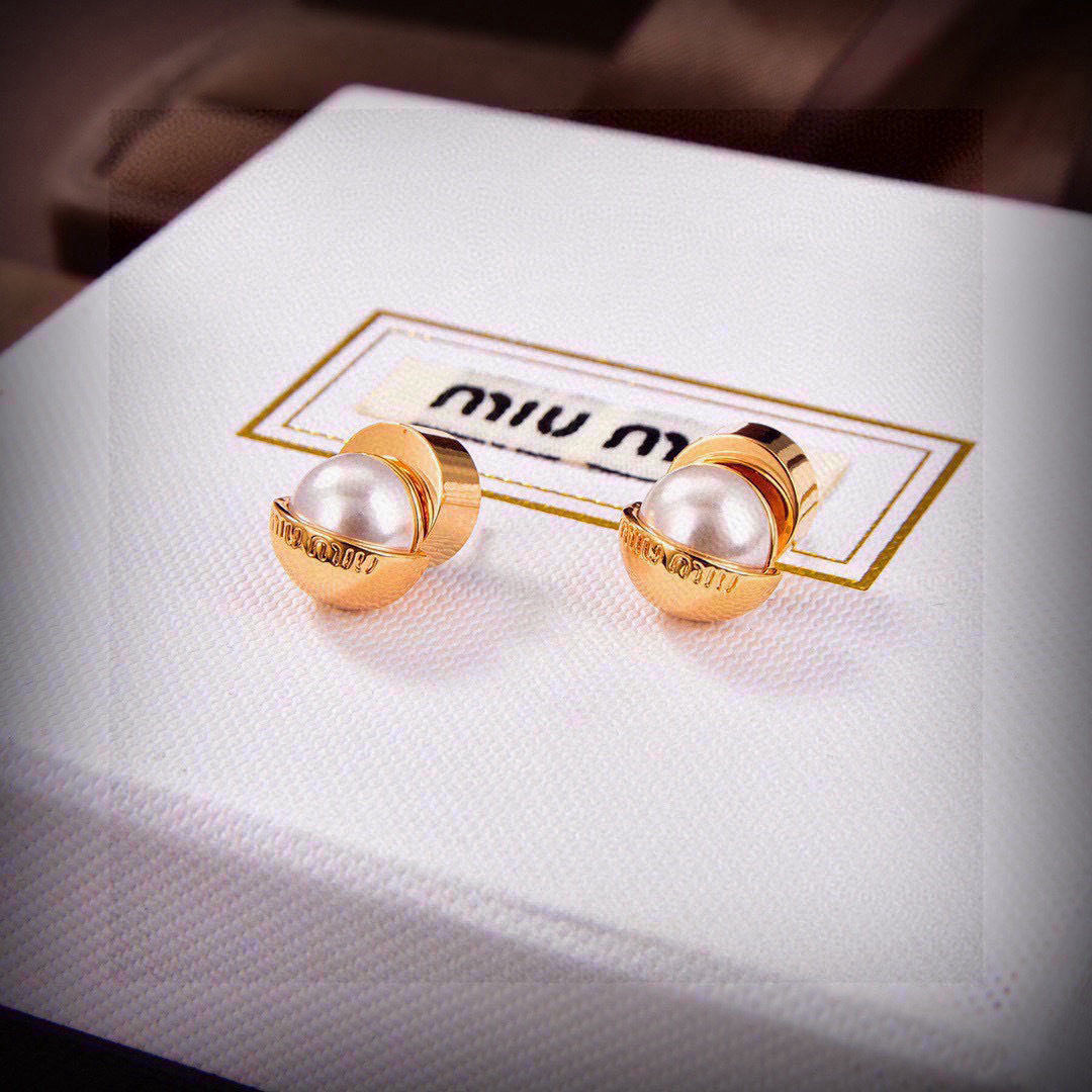 Miu Miu letter stud earrings