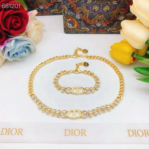 Dior necklace
